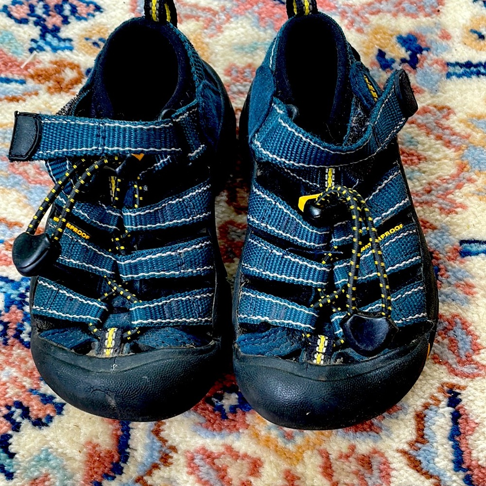 Keens size 8T water shoes